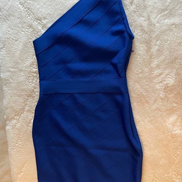 One shoulder bandage dress mew without tags - Picture 2 of 7